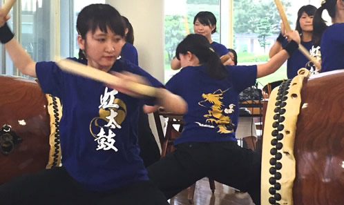 実制作料金例 県立シーボルト校/虹太鼓
